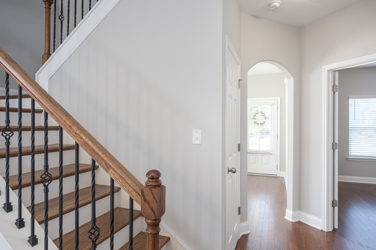 404 Lively Way