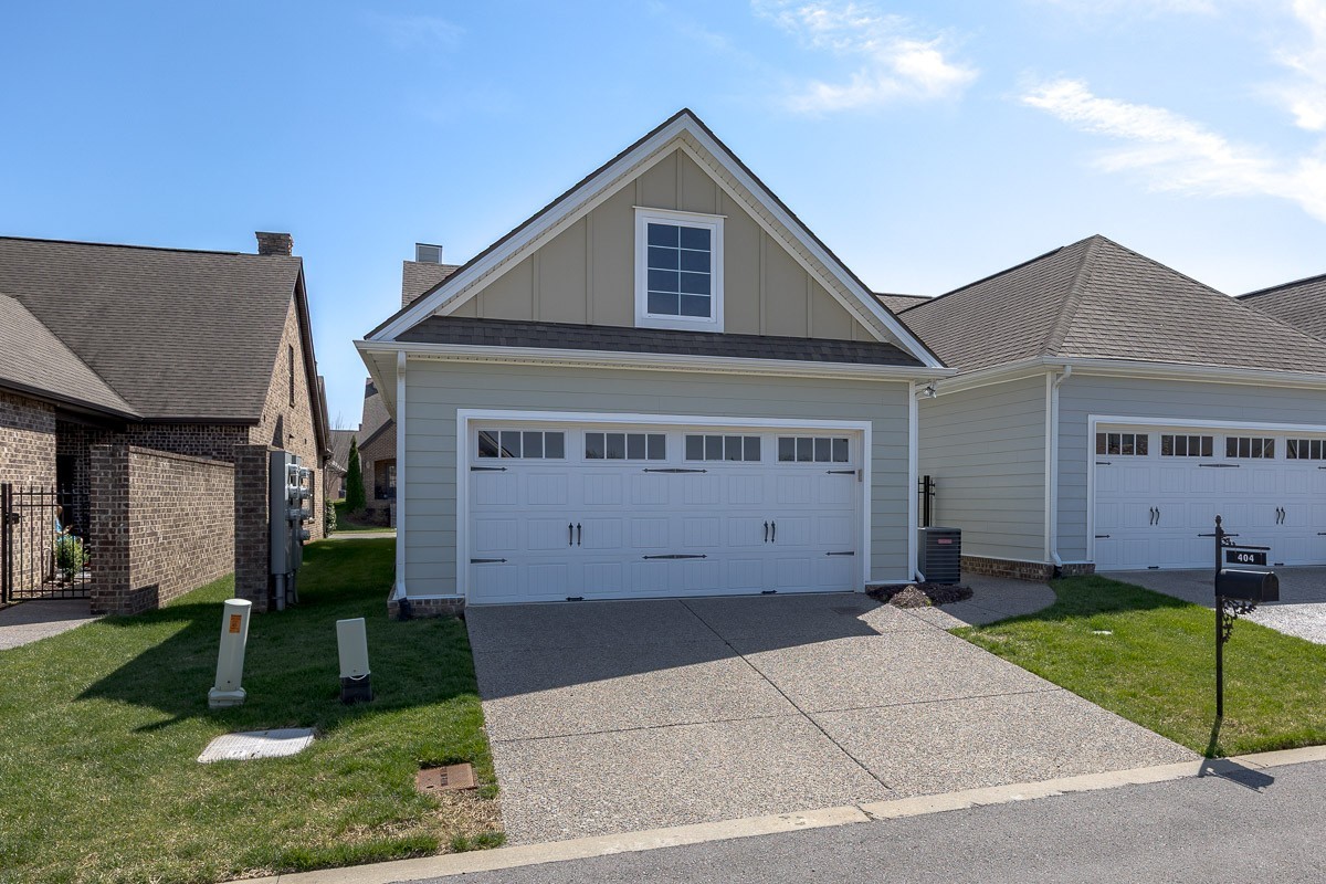 404 Lively Way