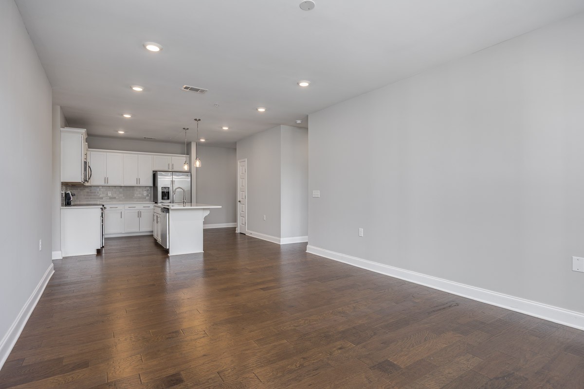 2000 Shadow Green Dr Unit: H-203