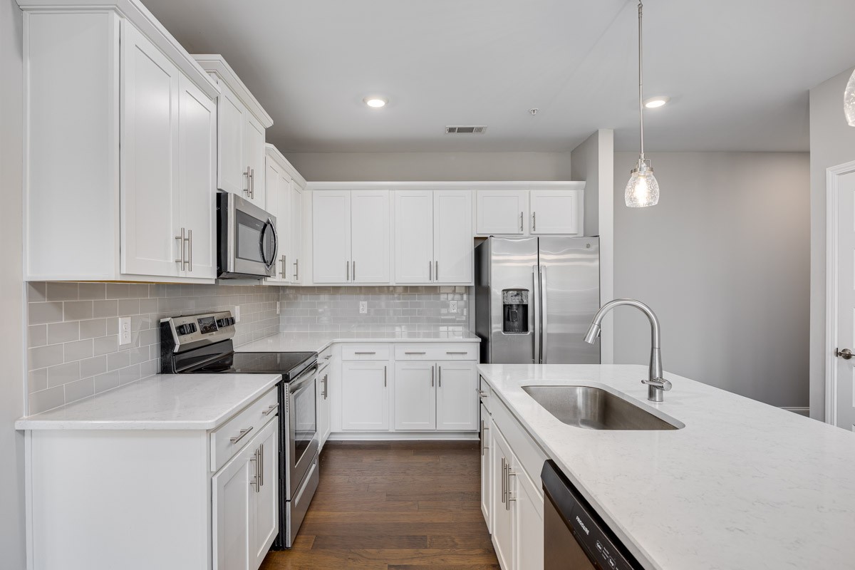 2000 Shadow Green Dr Unit: H-203