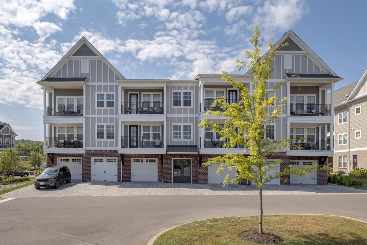 2000 Shadow Green Dr Unit: H-203