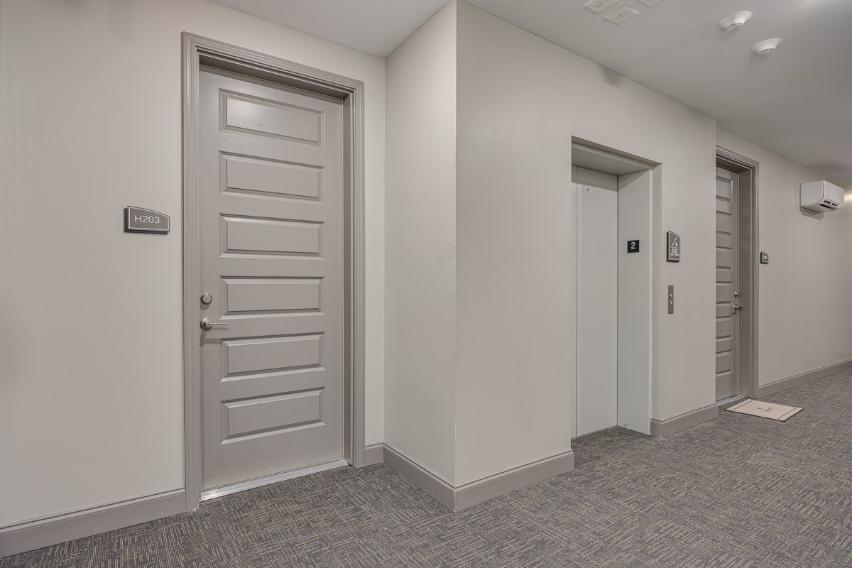 2000 Shadow Green Dr Unit: H-203