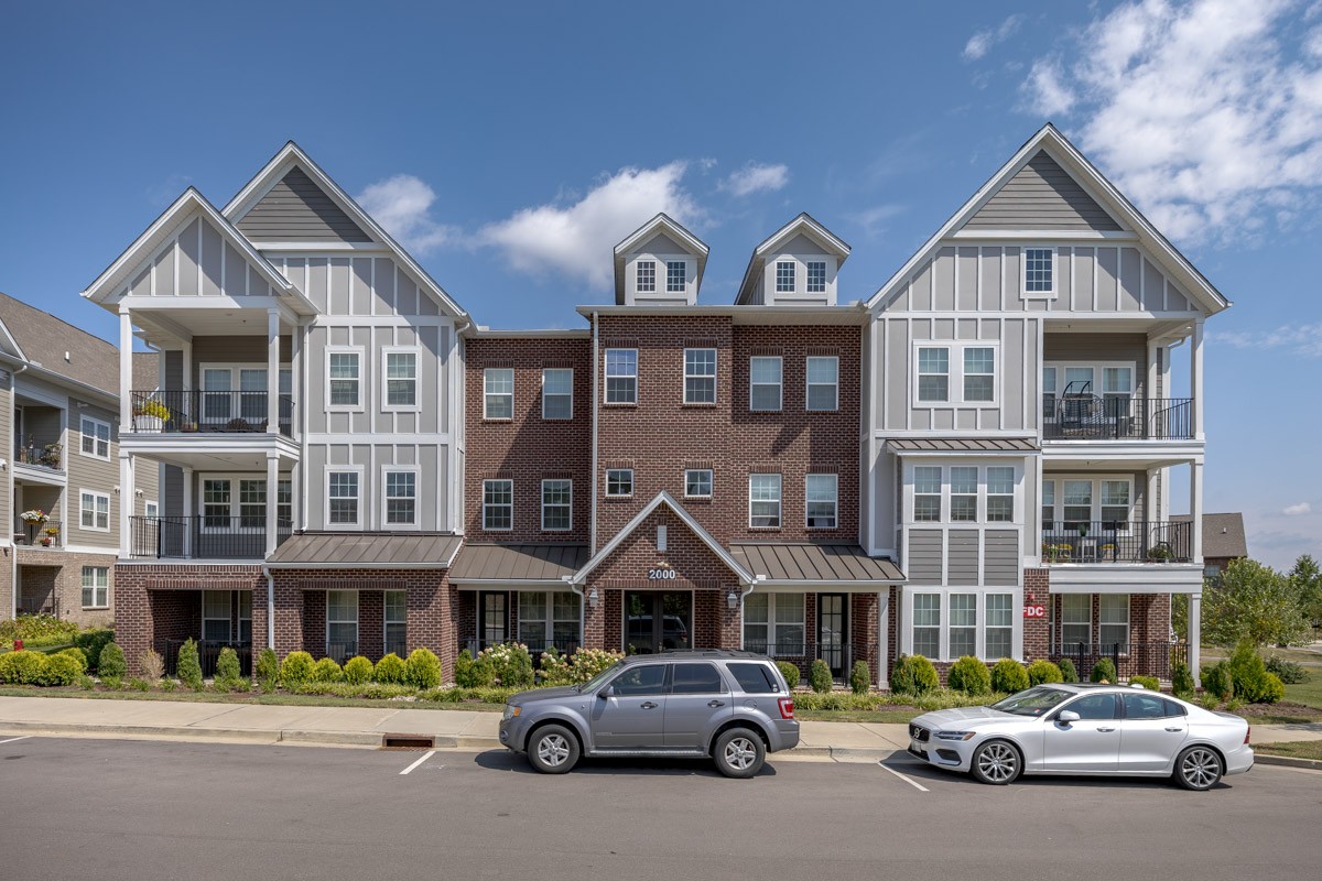 2000 Shadow Green Dr Unit: H-203