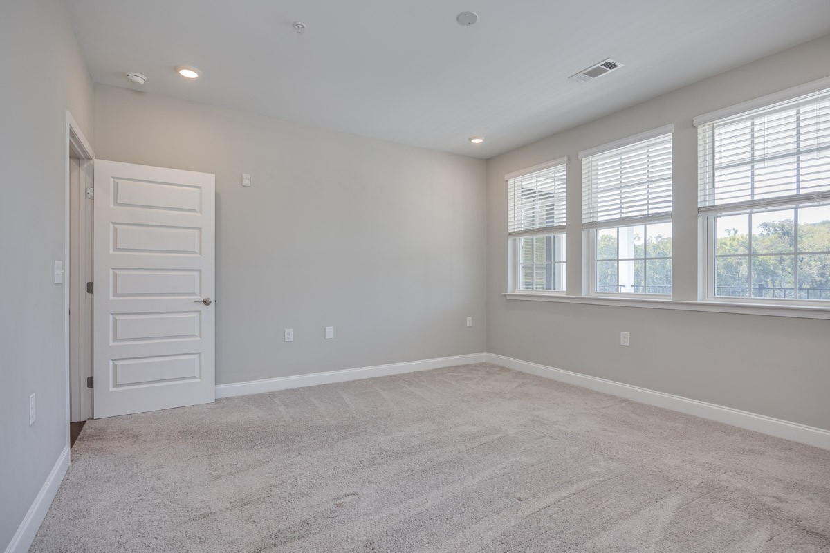 2000 Shadow Green Dr Unit: H-203