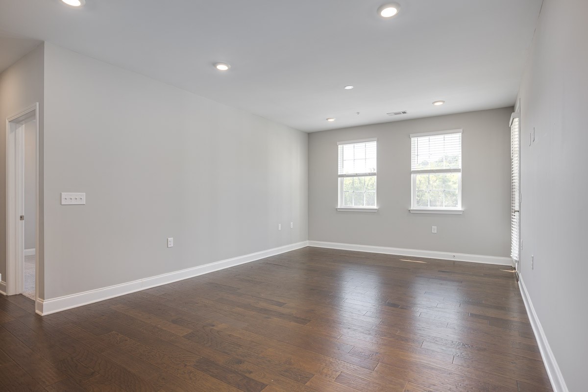 2000 Shadow Green Dr Unit: H-203