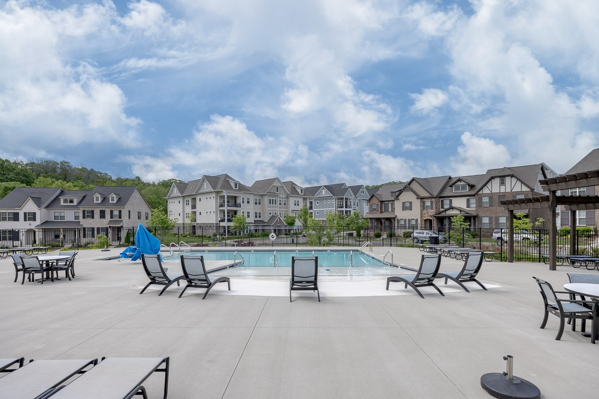 2000 Shadow Green Dr Unit: H-203