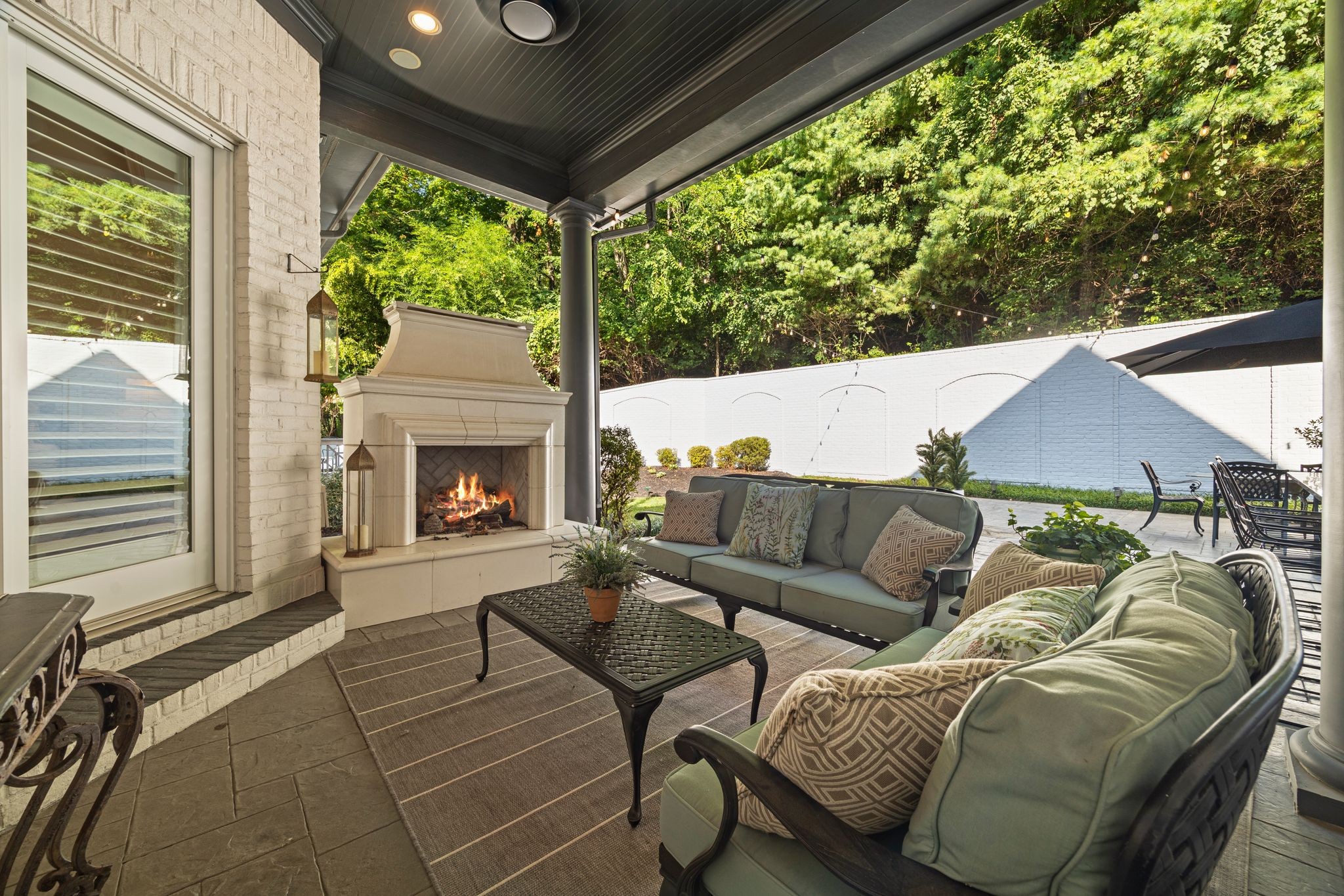 937 Travelers Ct