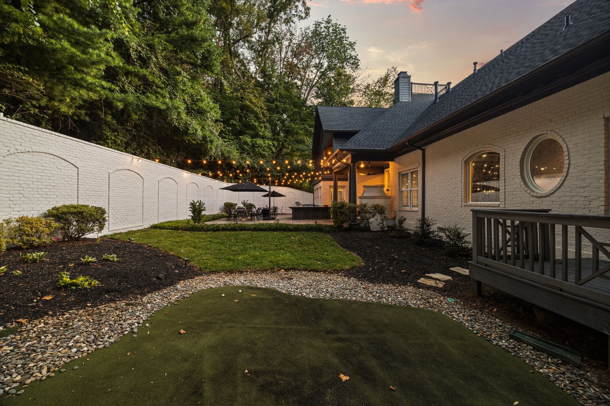 937 Travelers Ct