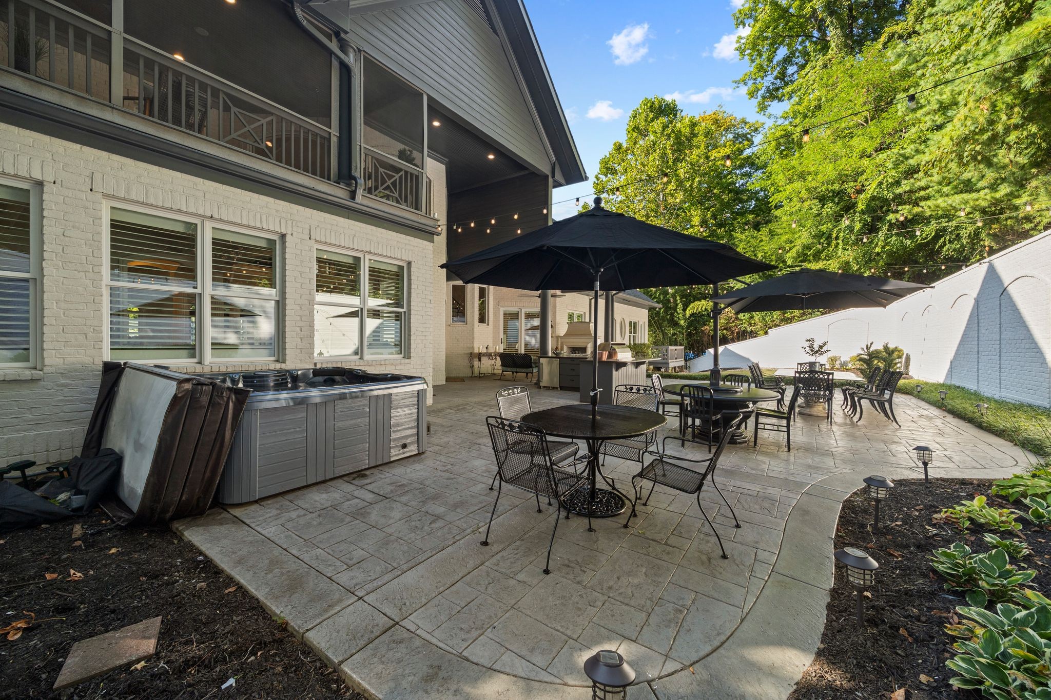937 Travelers Ct