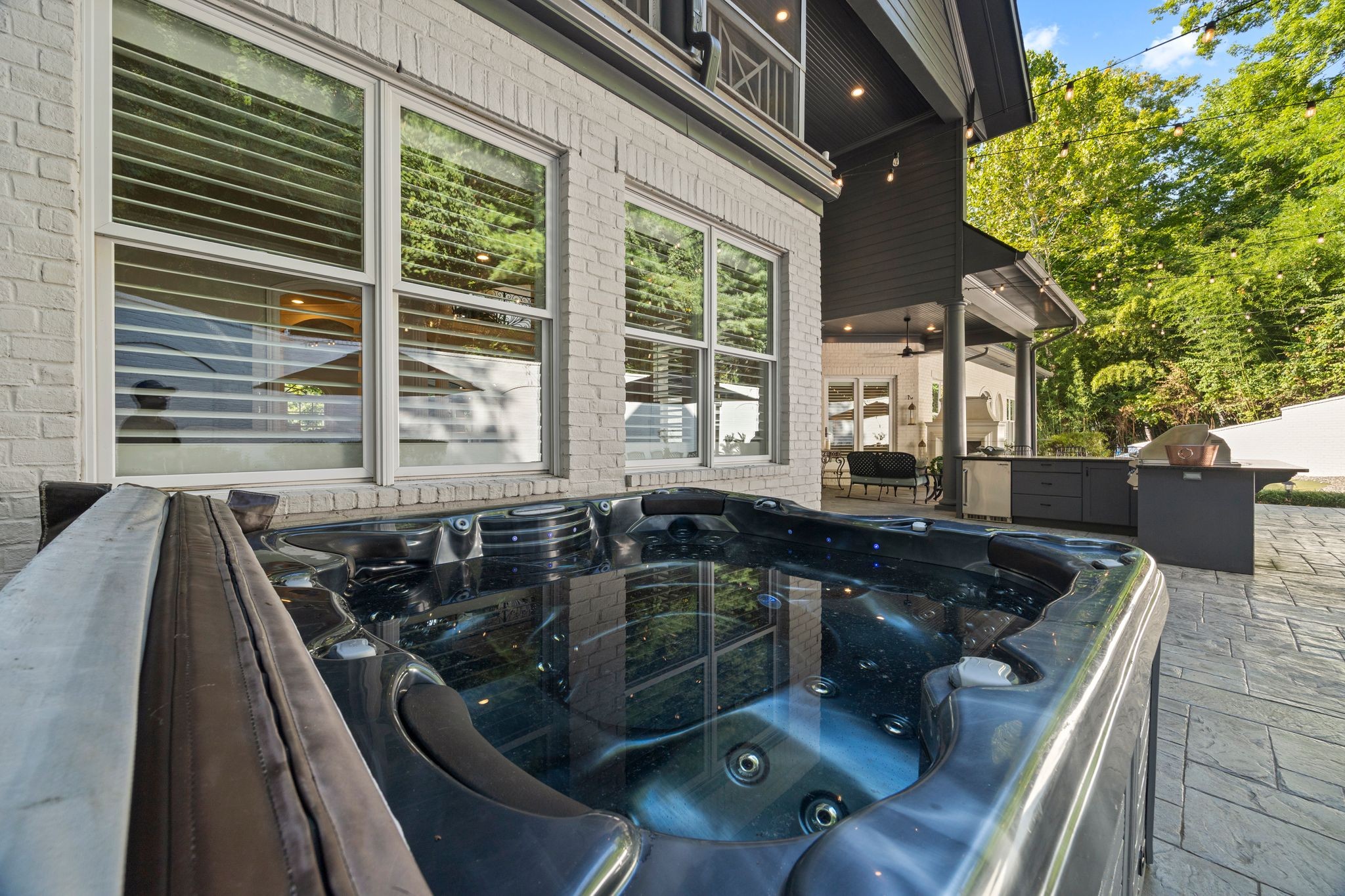 937 Travelers Ct