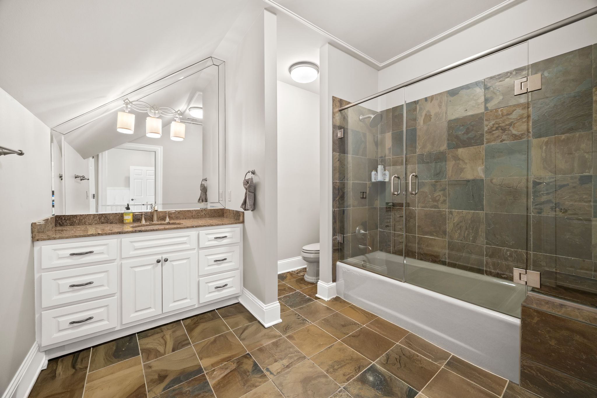 937 Travelers Ct