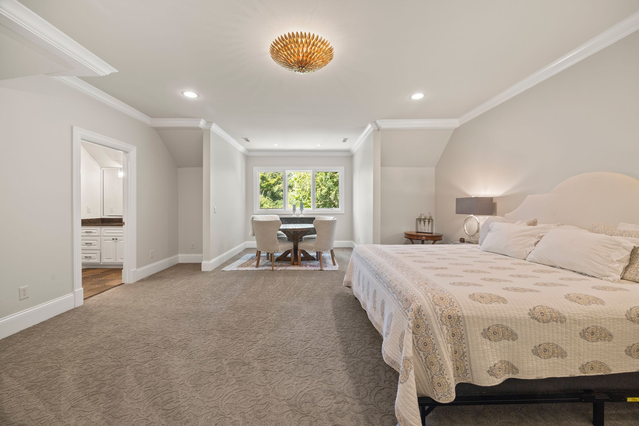 937 Travelers Ct