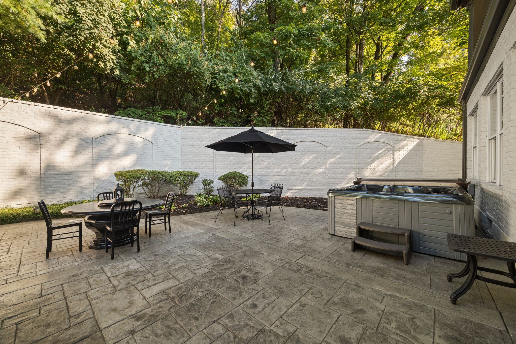 937 Travelers Ct