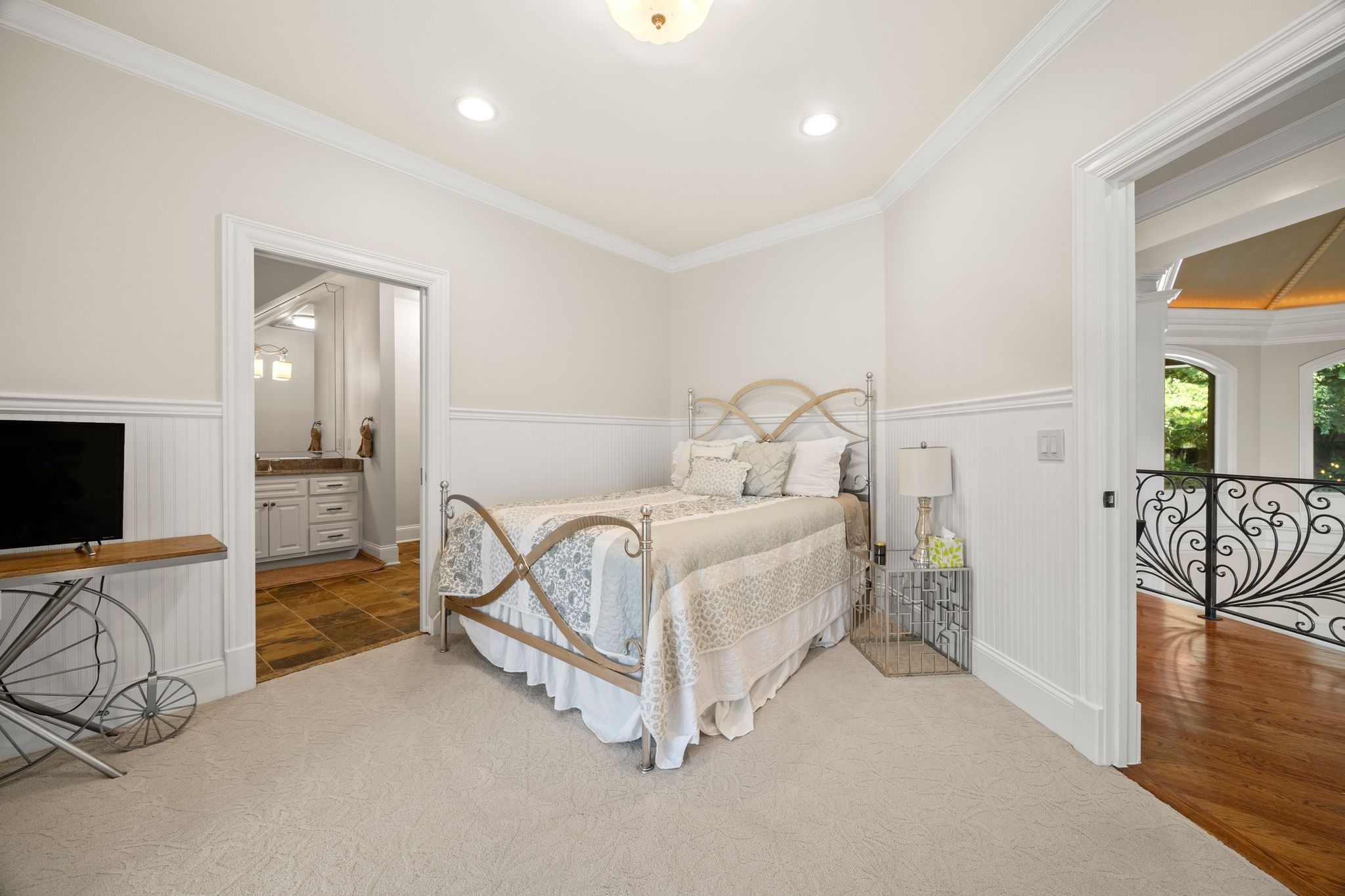 937 Travelers Ct
