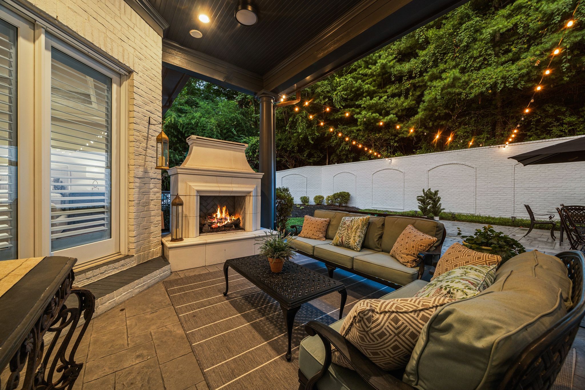 937 Travelers Ct