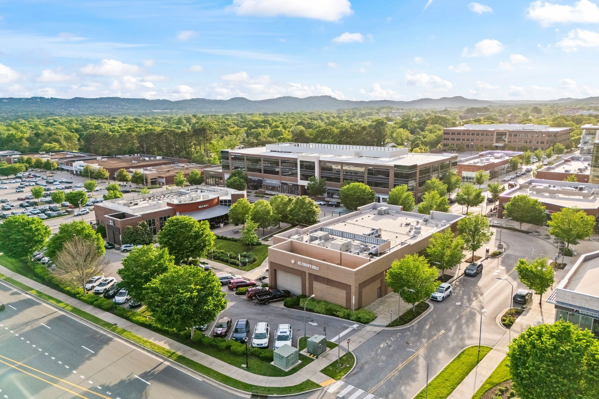 937 Travelers Ct