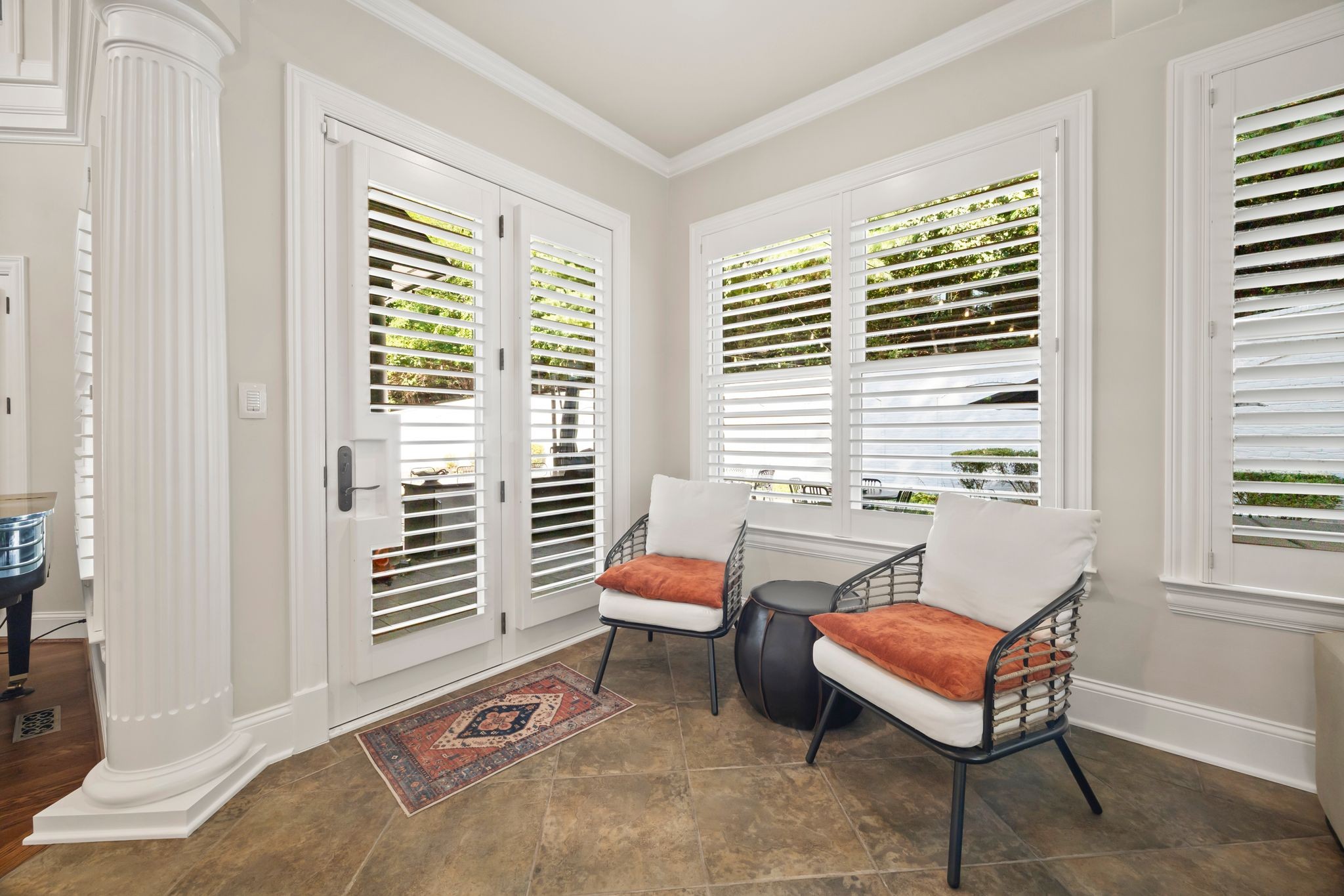 937 Travelers Ct