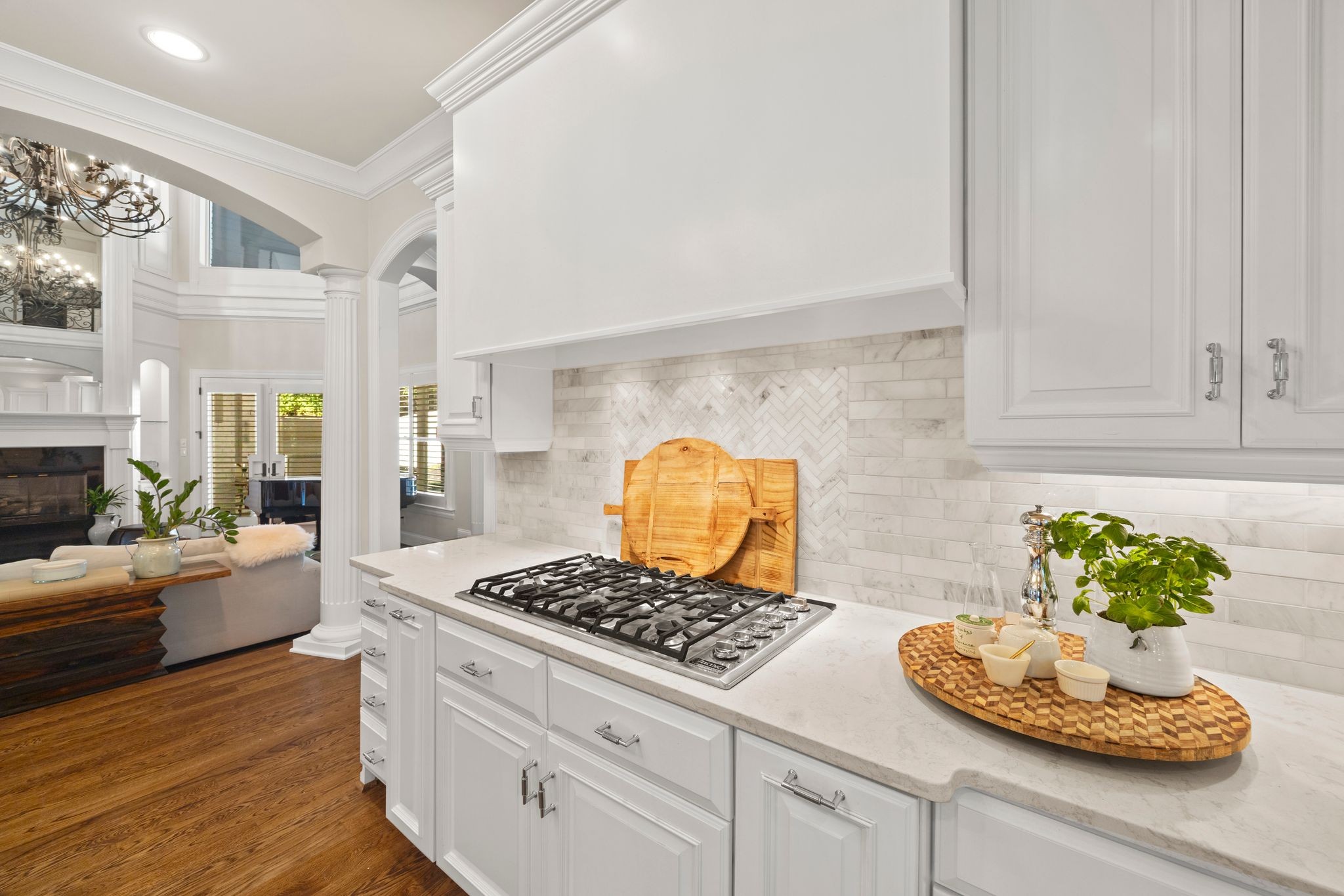 937 Travelers Ct
