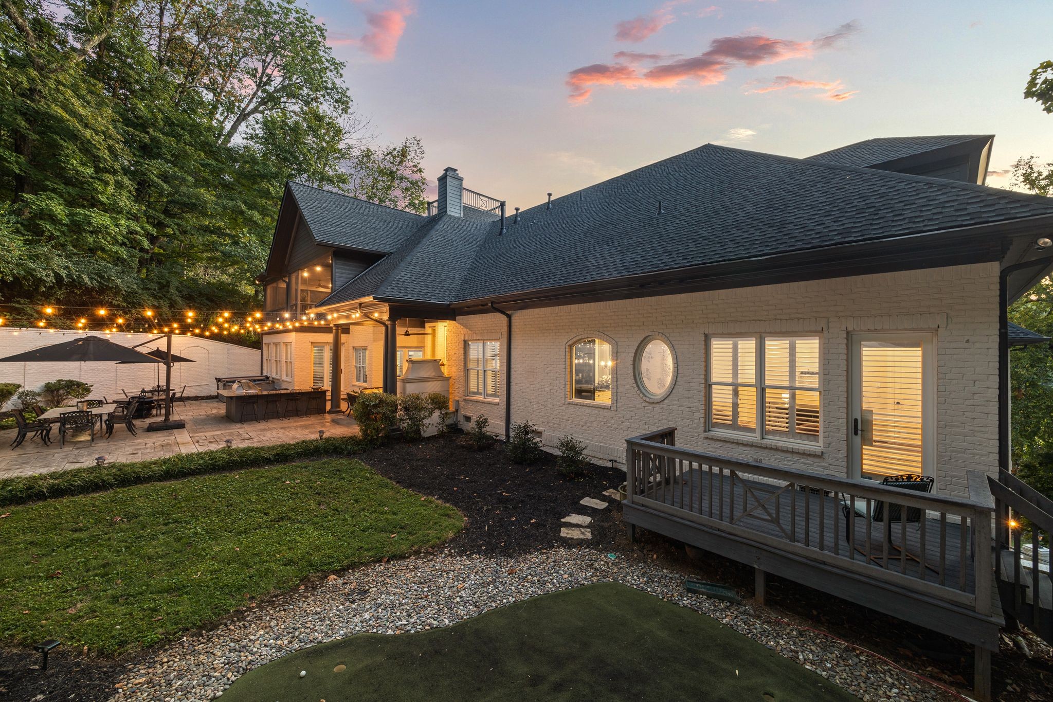 937 Travelers Ct