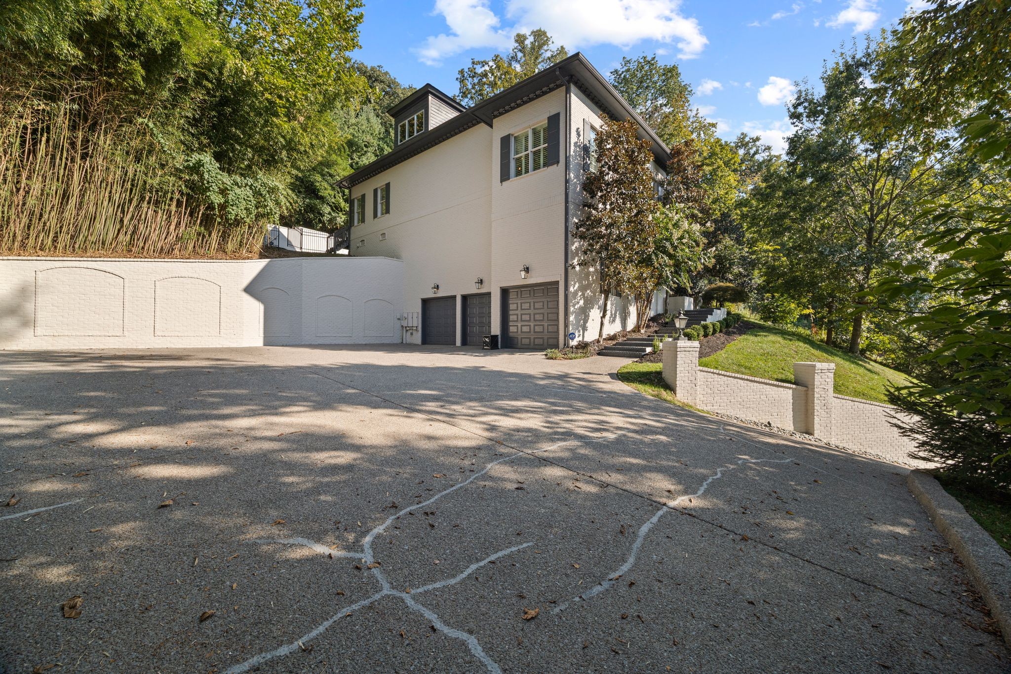 937 Travelers Ct