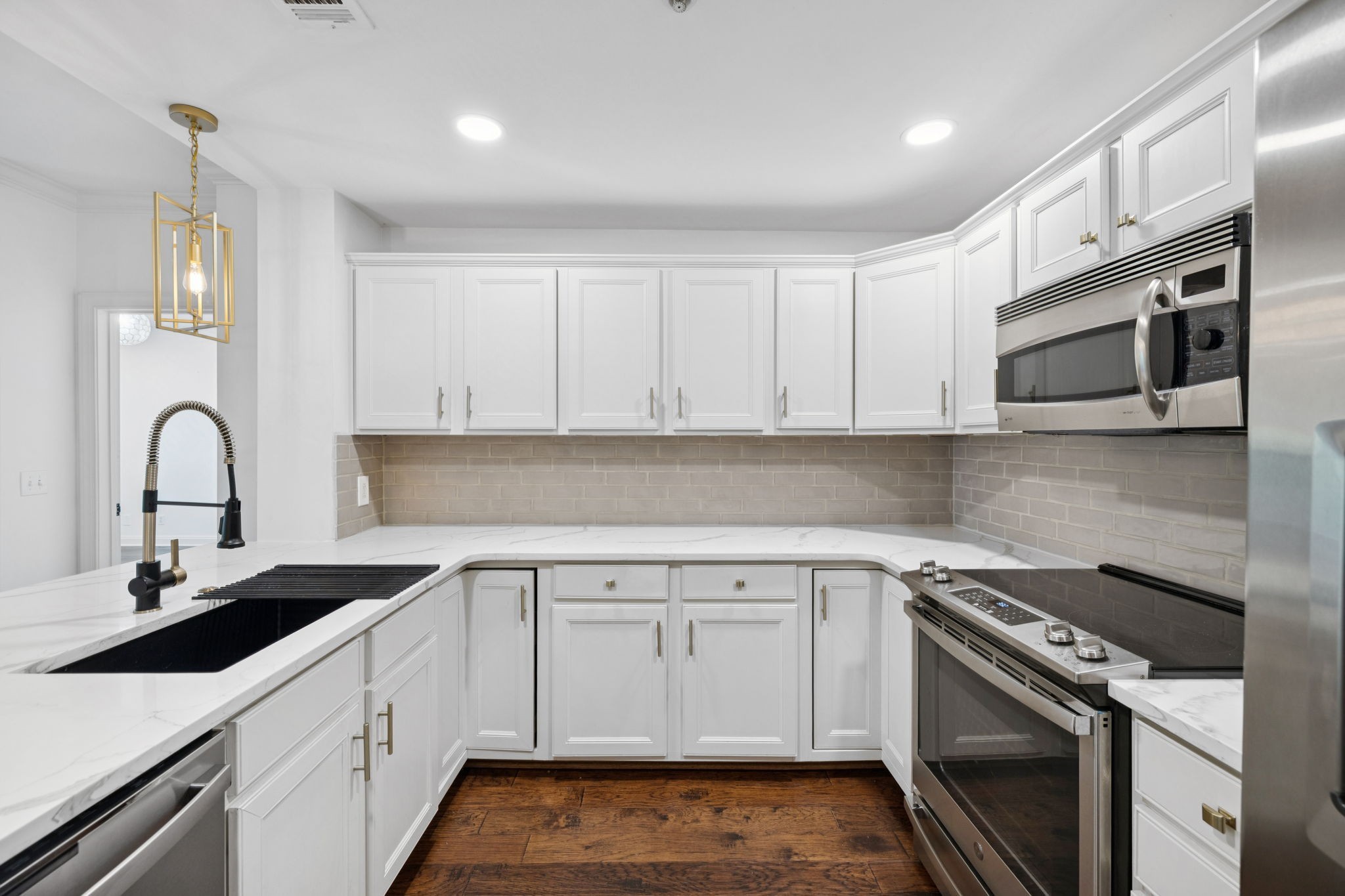 2000 Newark Ln Unit: F200