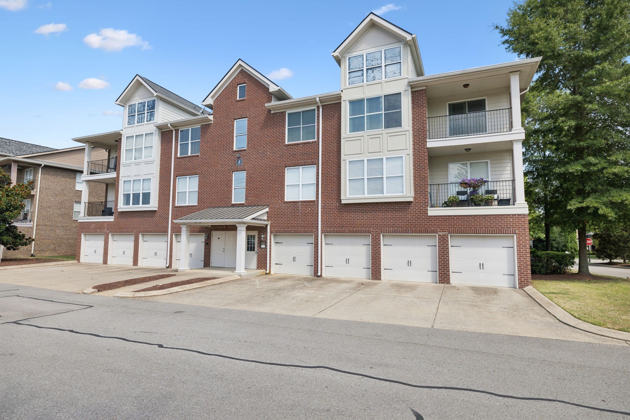 2000 Newark Ln Unit: F200