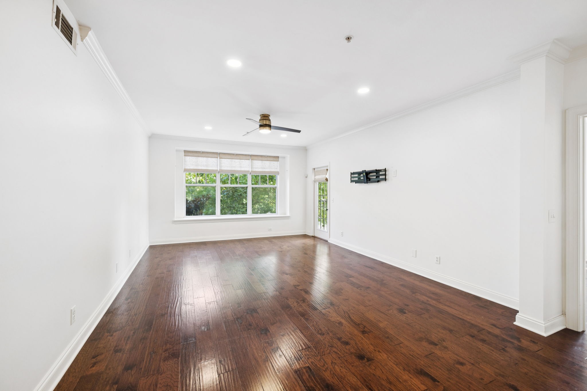 2000 Newark Ln Unit: F200