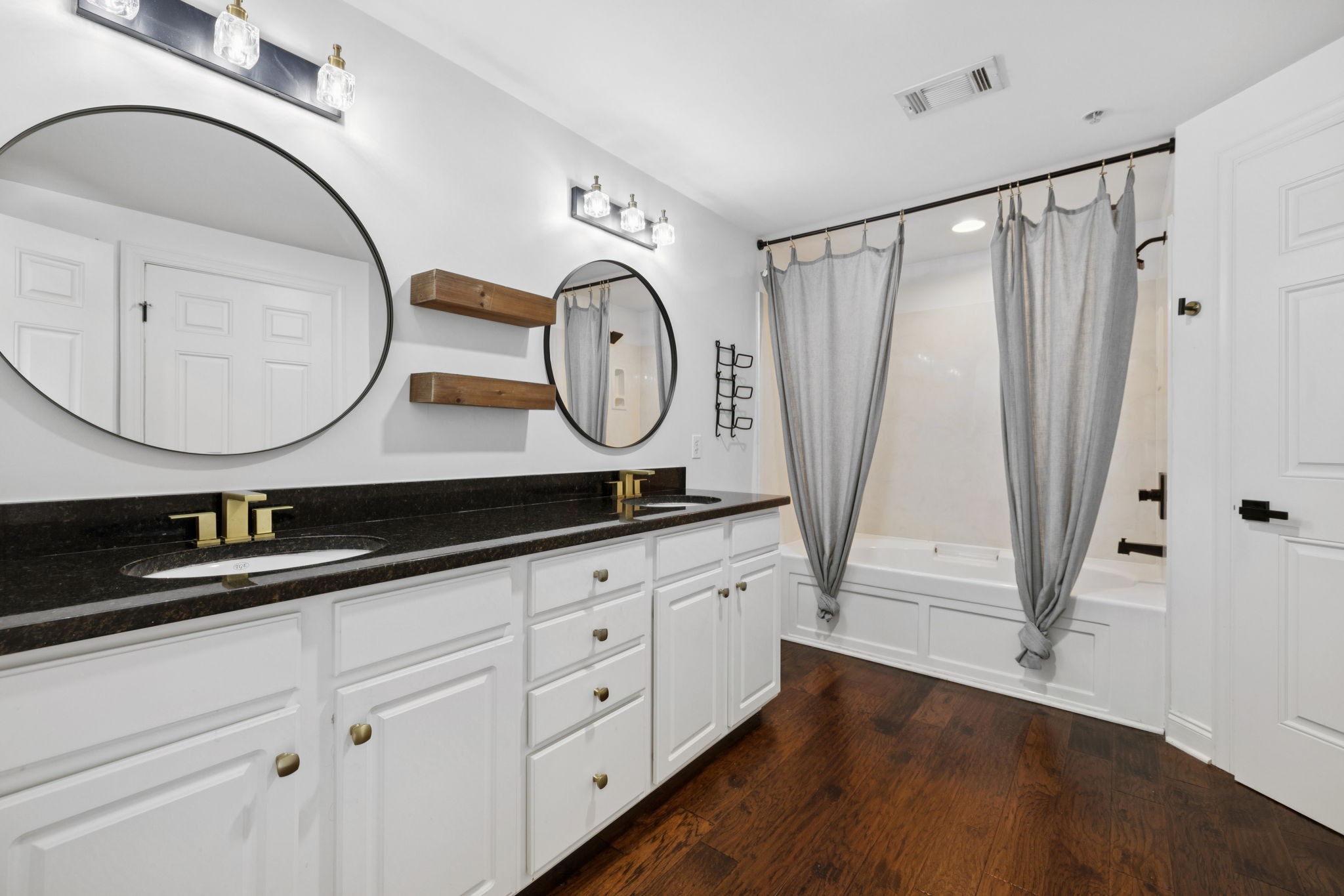 2000 Newark Ln Unit: F200