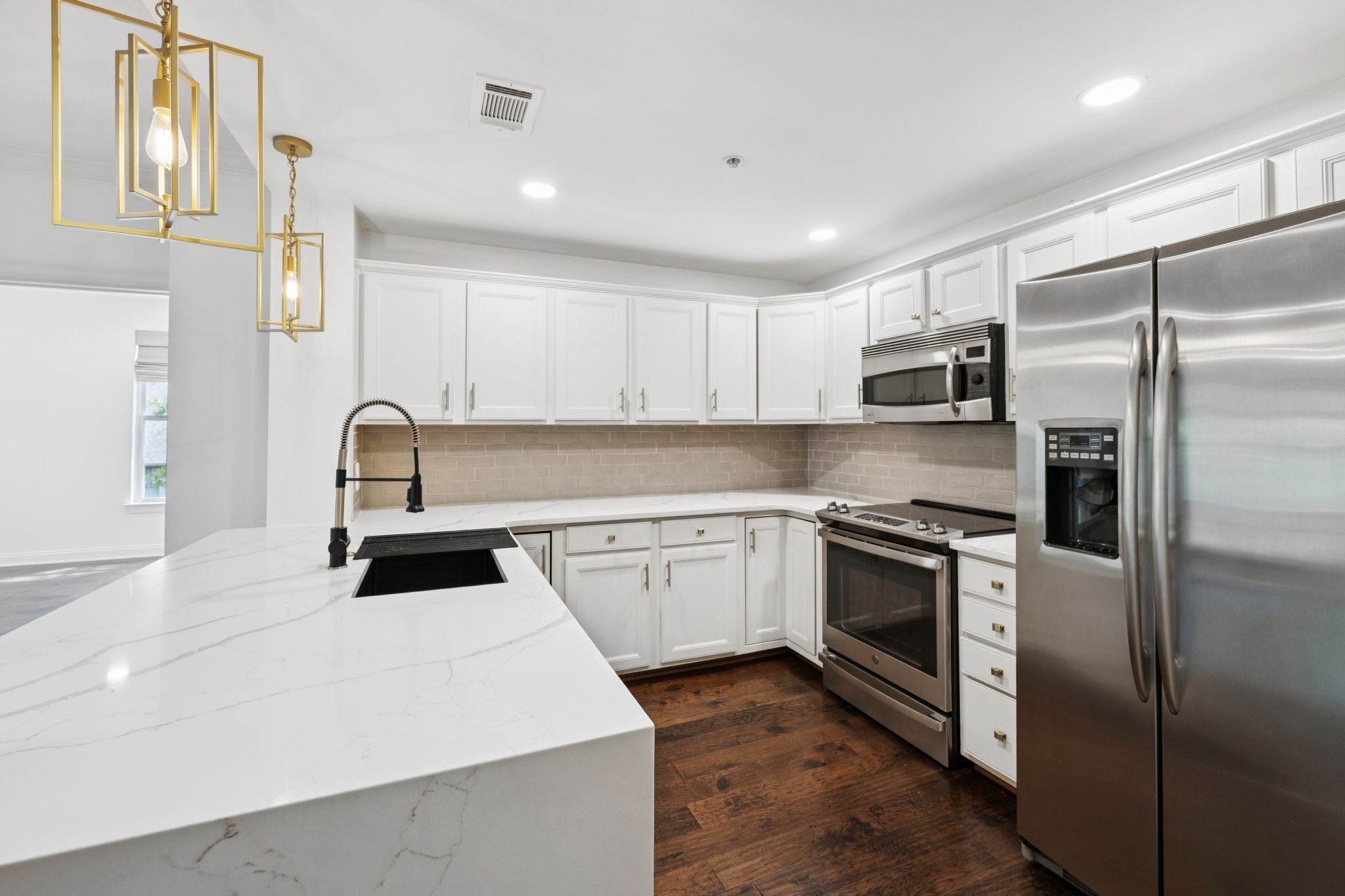 2000 Newark Ln Unit: F200