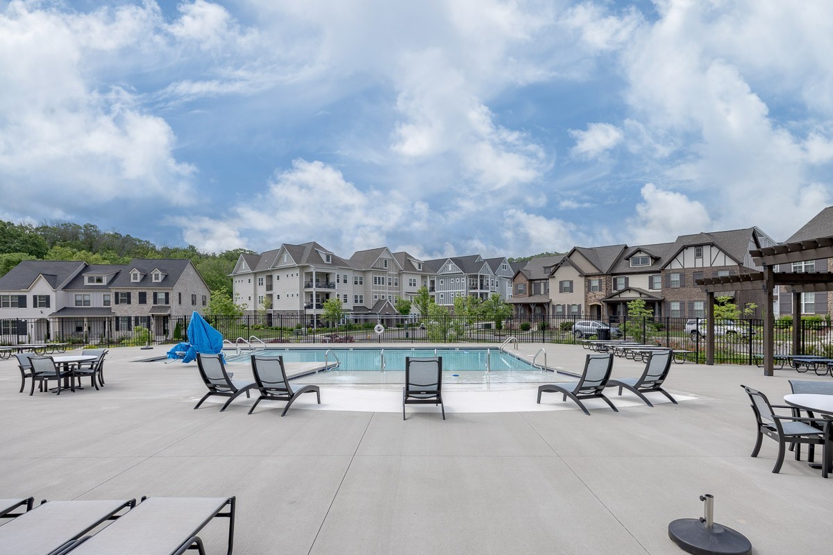 2000 Shadow Green Dr Unit: H-203