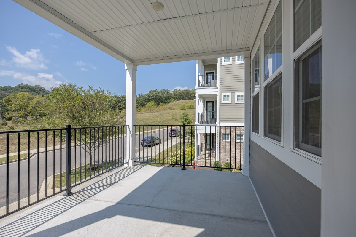 2000 Shadow Green Dr Unit: H-203