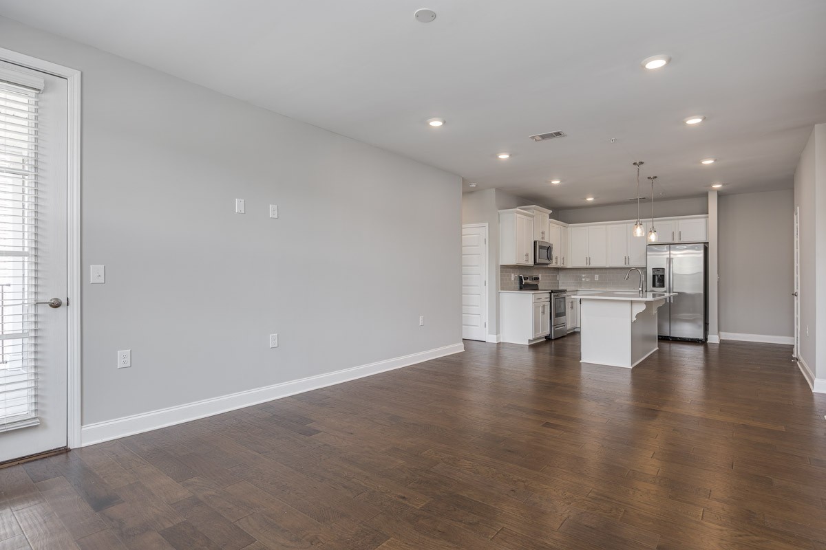 2000 Shadow Green Dr Unit: H-203