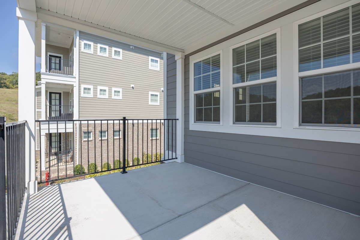 2000 Shadow Green Dr Unit: H-203