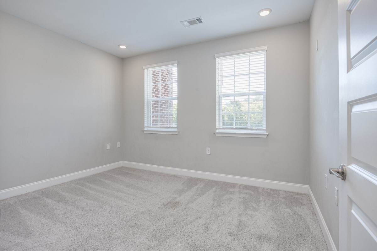 2000 Shadow Green Dr Unit: H-203