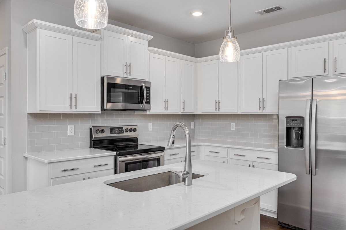 2000 Shadow Green Dr Unit: H-203