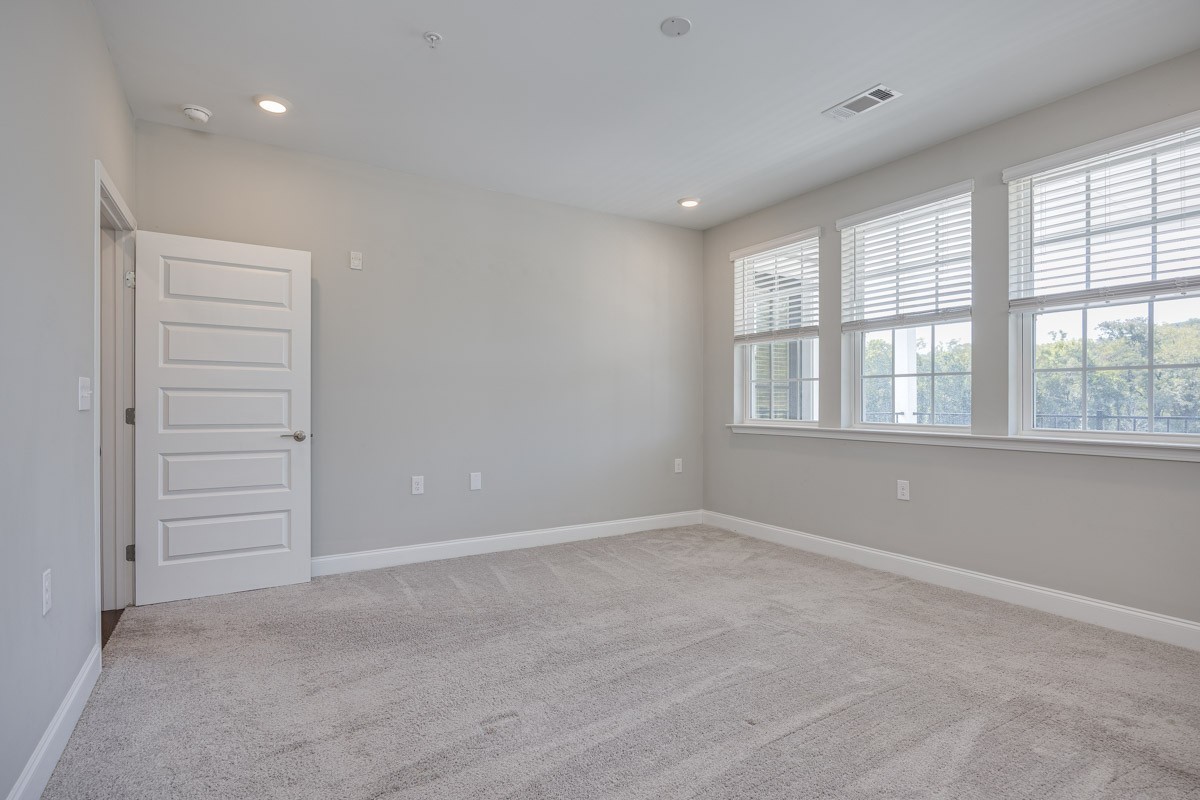 2000 Shadow Green Dr Unit: H-203