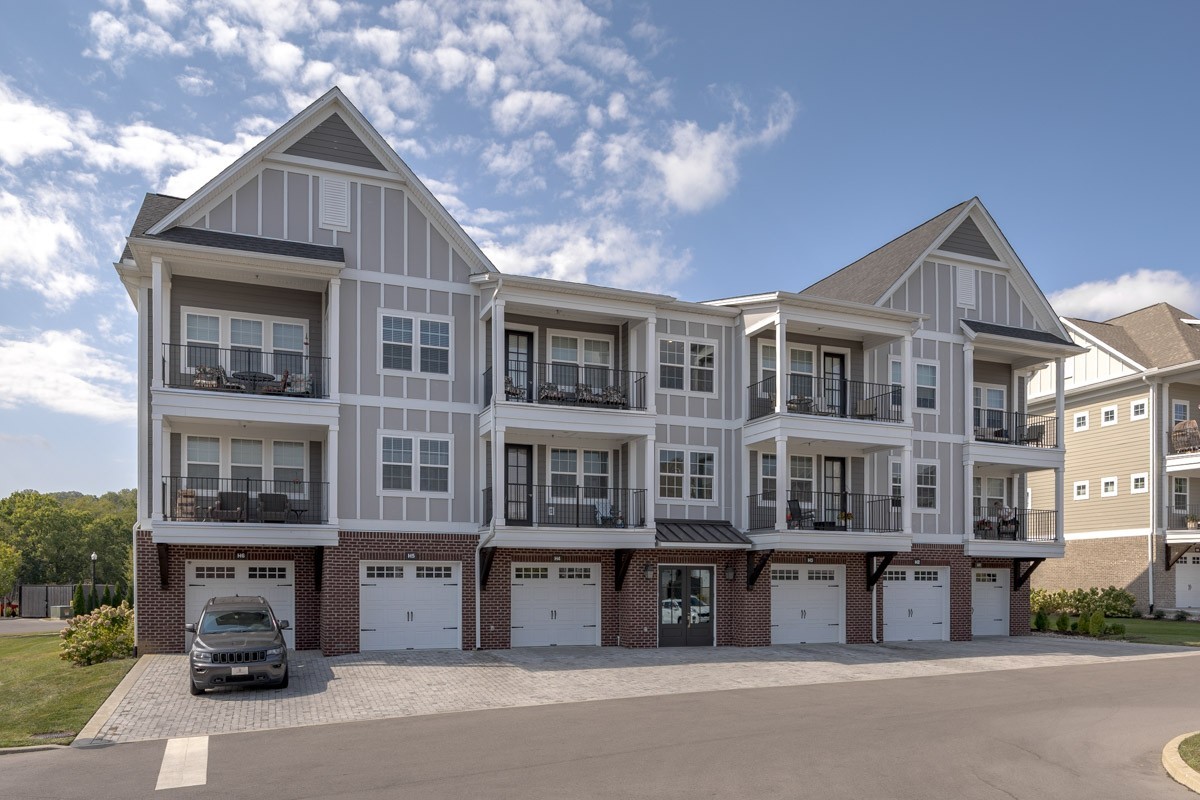 2000 Shadow Green Dr Unit: H-203