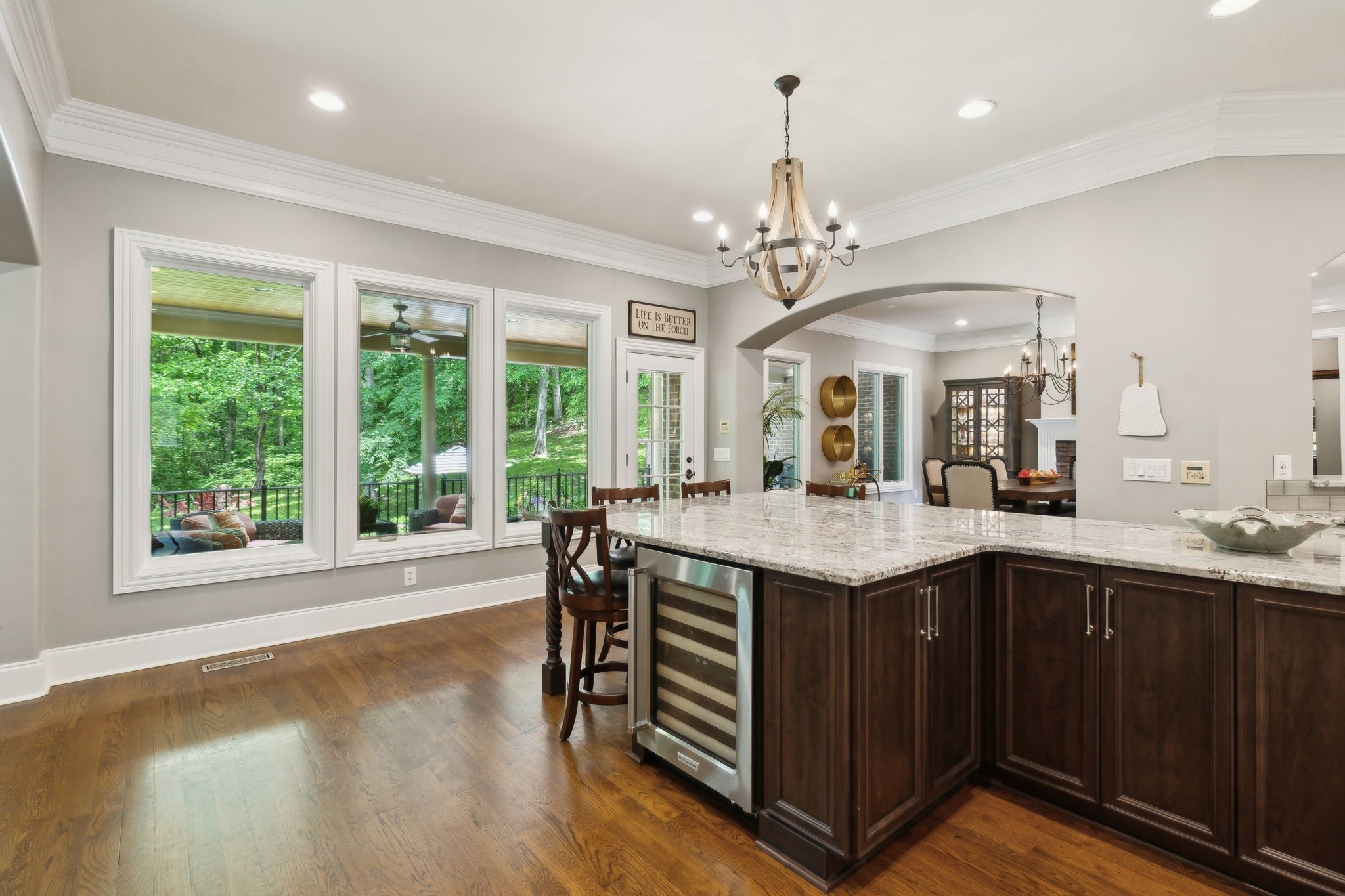 1075 Natchez Valley Ln