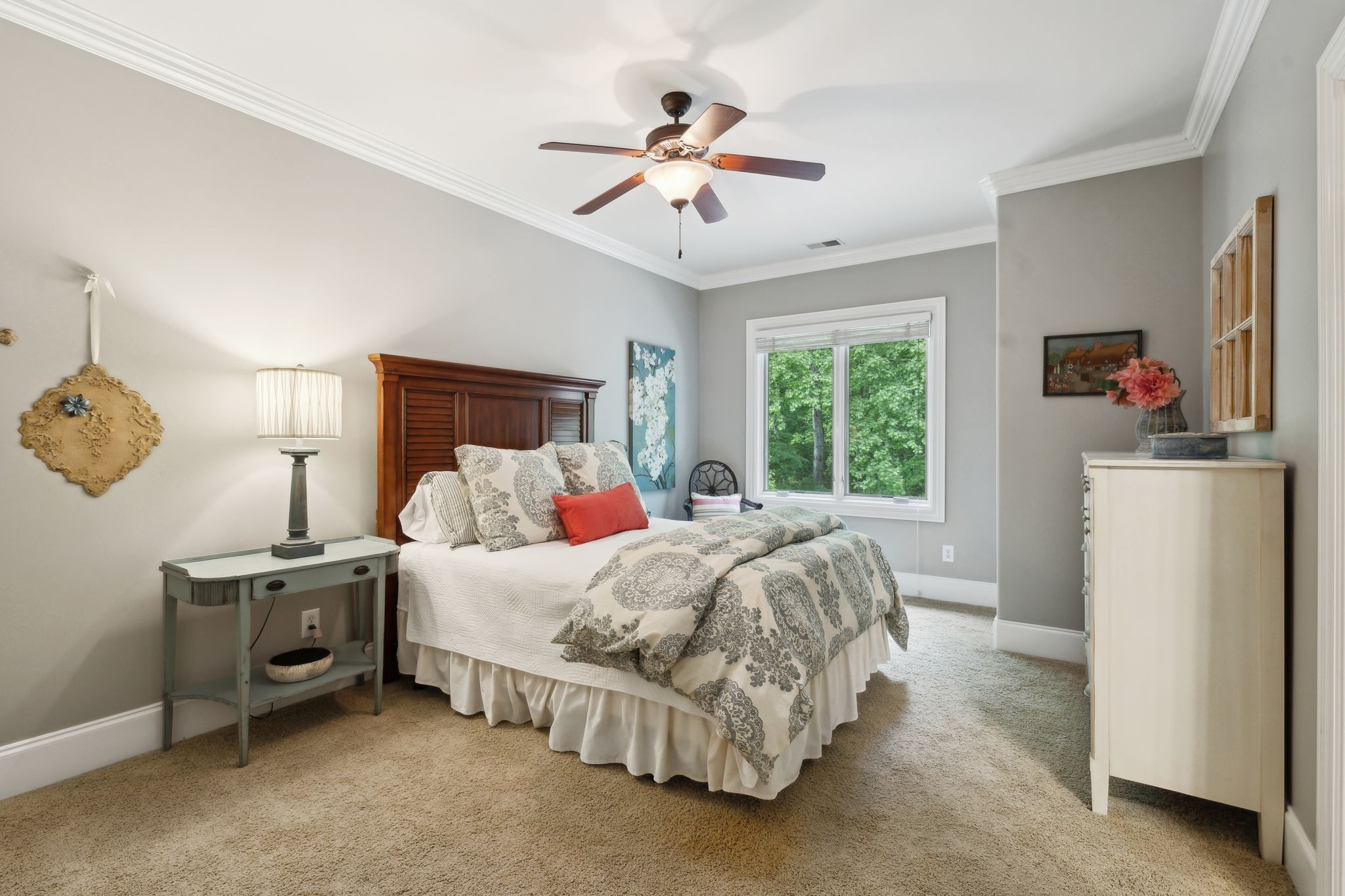 1075 Natchez Valley Ln