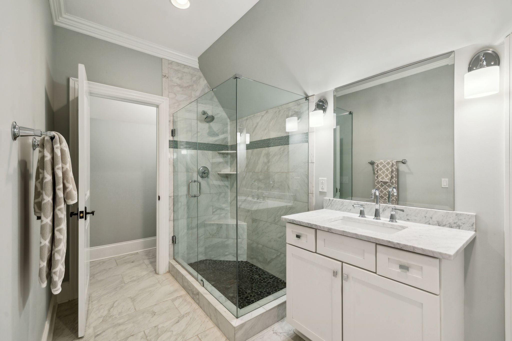 1075 Natchez Valley Ln