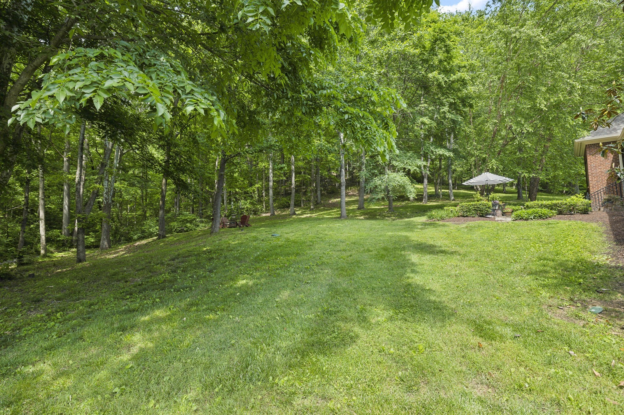 1075 Natchez Valley Ln