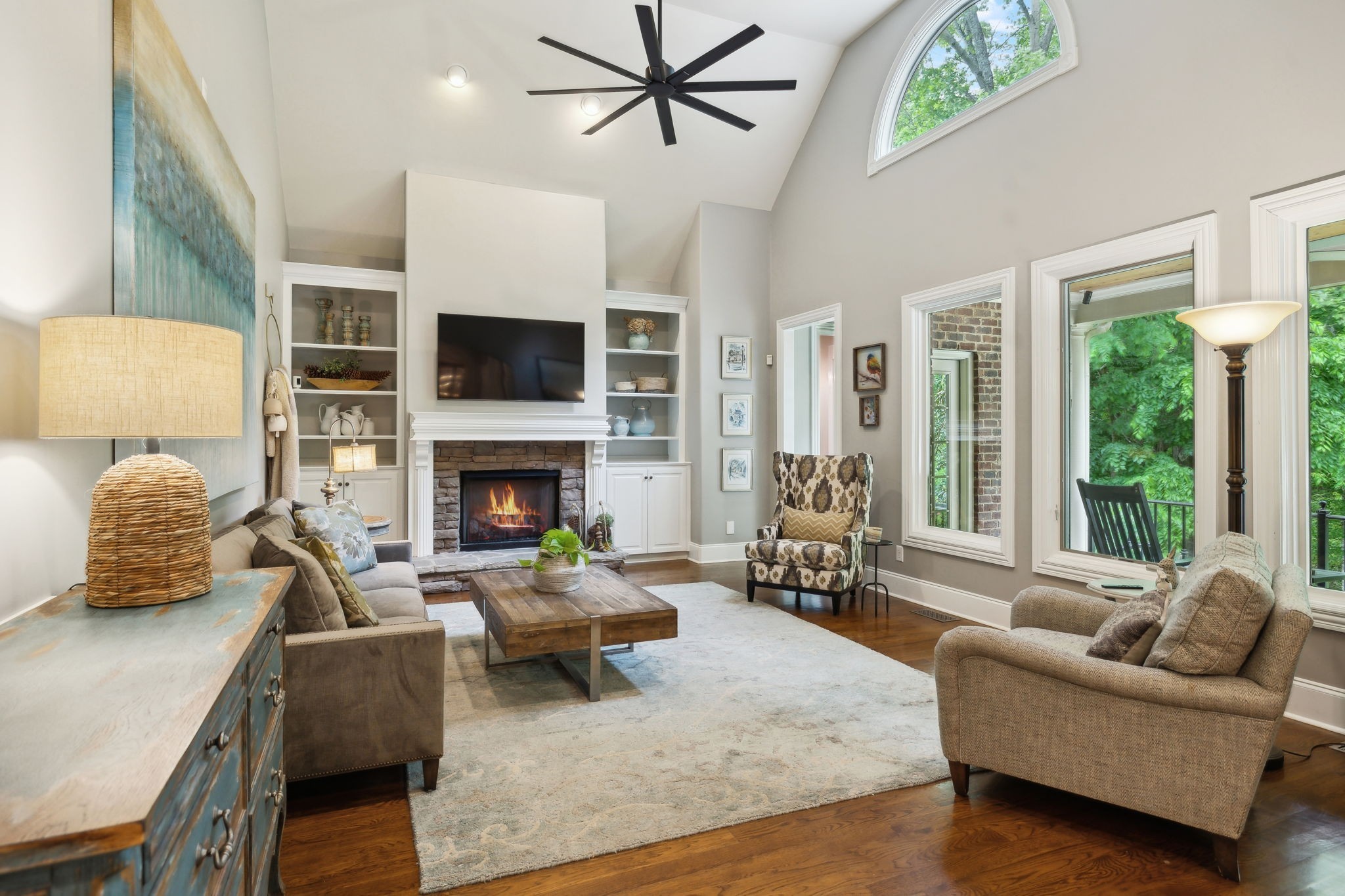 1075 Natchez Valley Ln