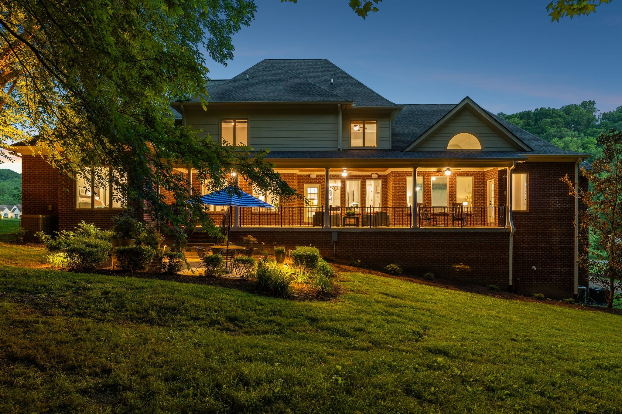 1075 Natchez Valley Ln