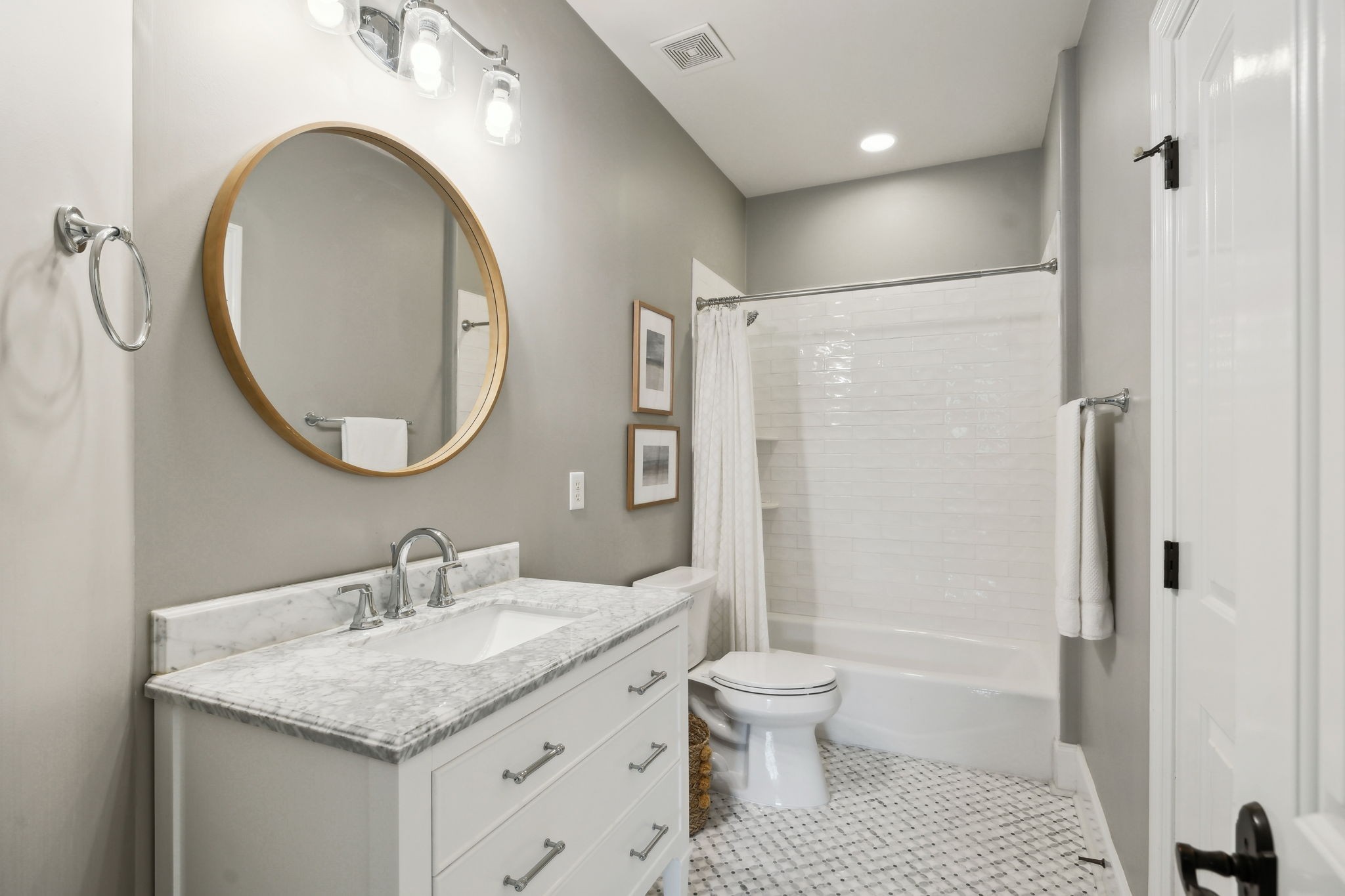 1075 Natchez Valley Ln