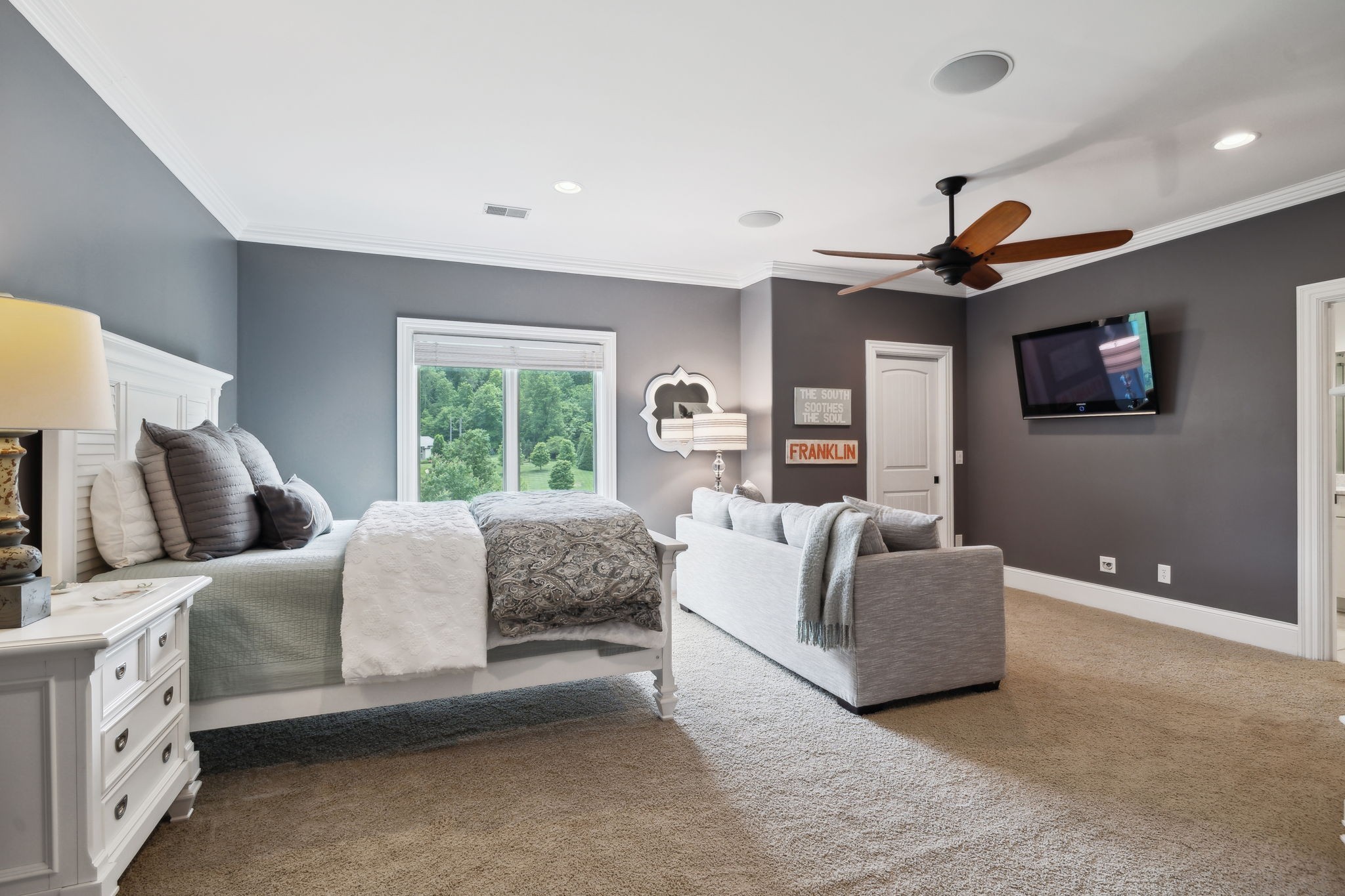 1075 Natchez Valley Ln