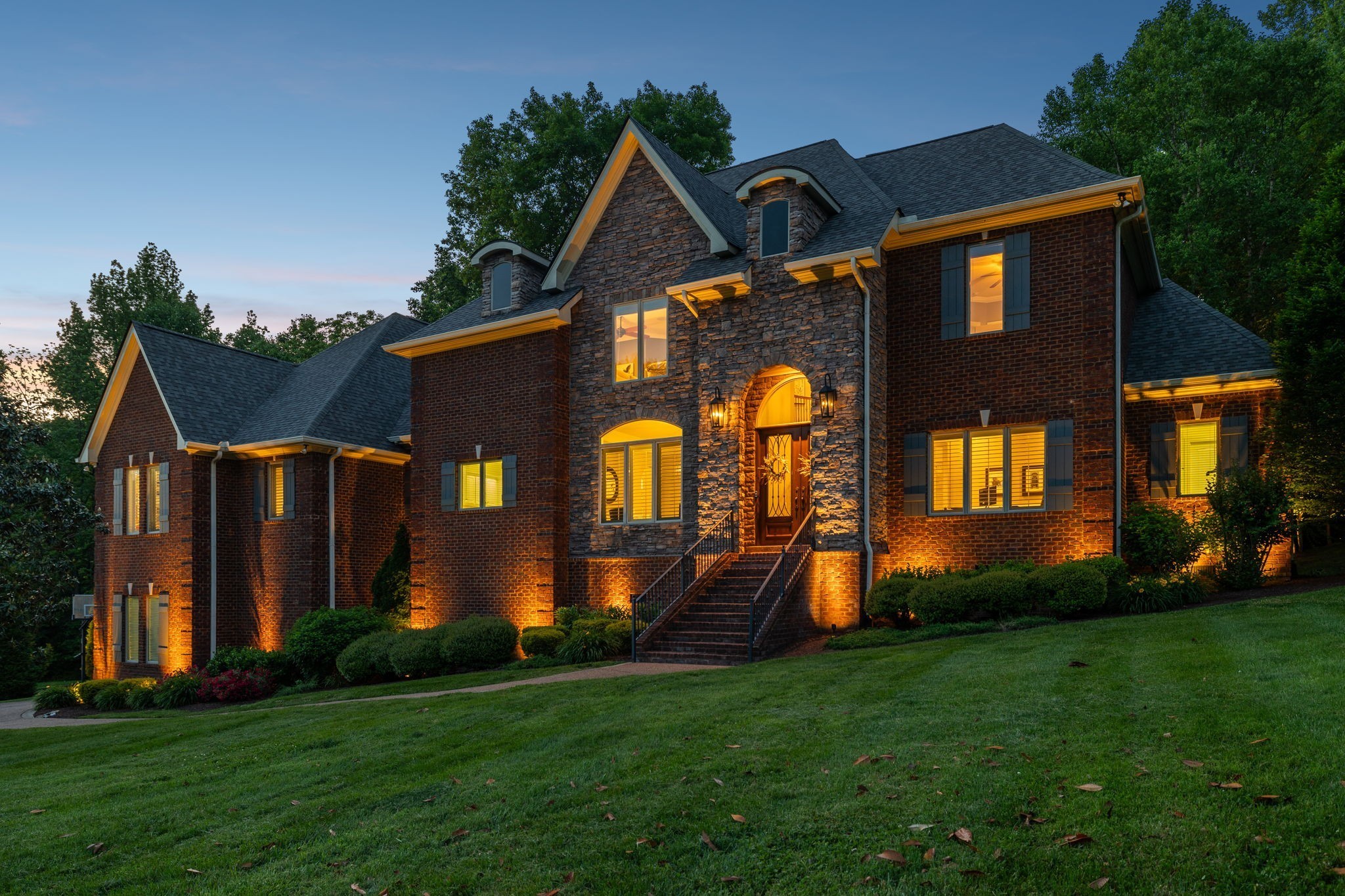 1075 Natchez Valley Ln