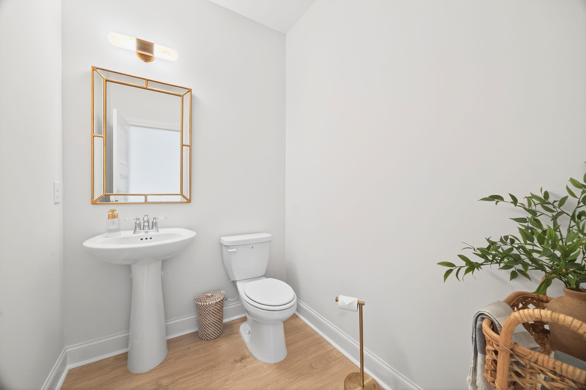 5102 High Park Hill Dr