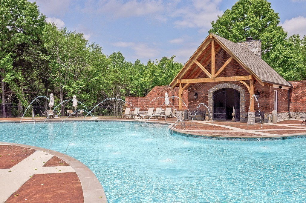 5102 High Park Hill Dr