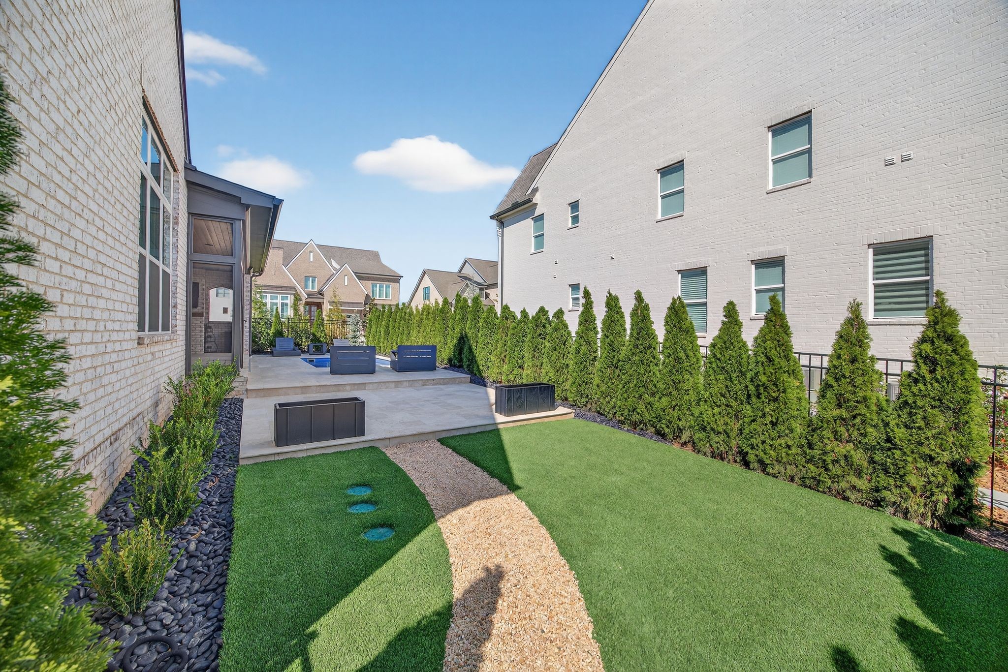 3200 Arundel Ln
