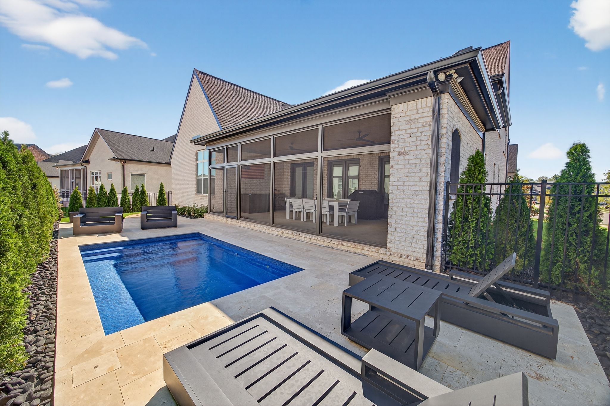3200 Arundel Ln